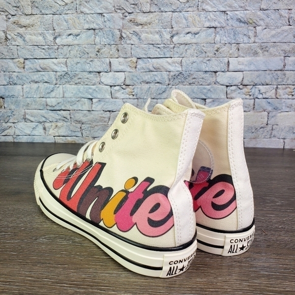 New Chuck Taylor All Star Hi 'Girls United" - Picture 7 of 12